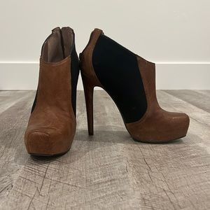 Jessica Simpson tan and black square toe heel